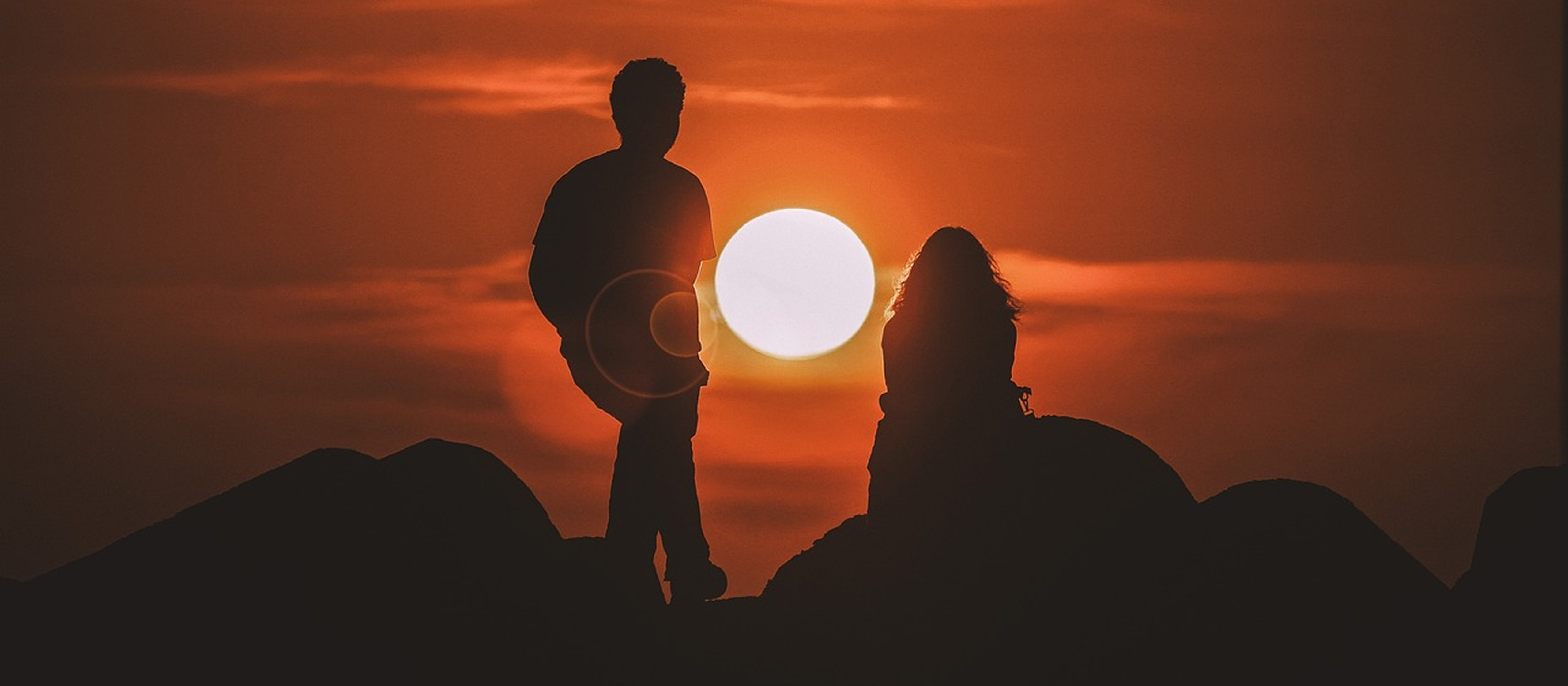 Two TORAZ members sharing a conversation